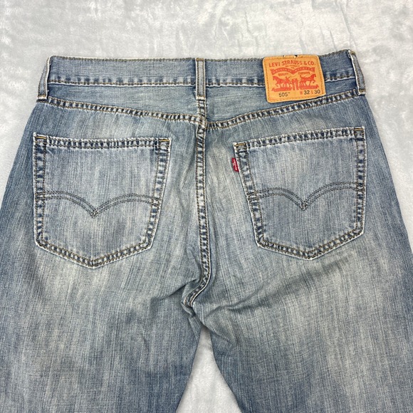 Levi's 505 Jeans Mens 32x30 Blue Denim Faded Light Wash Red Tab Straight Leg - Picture 4 of 10